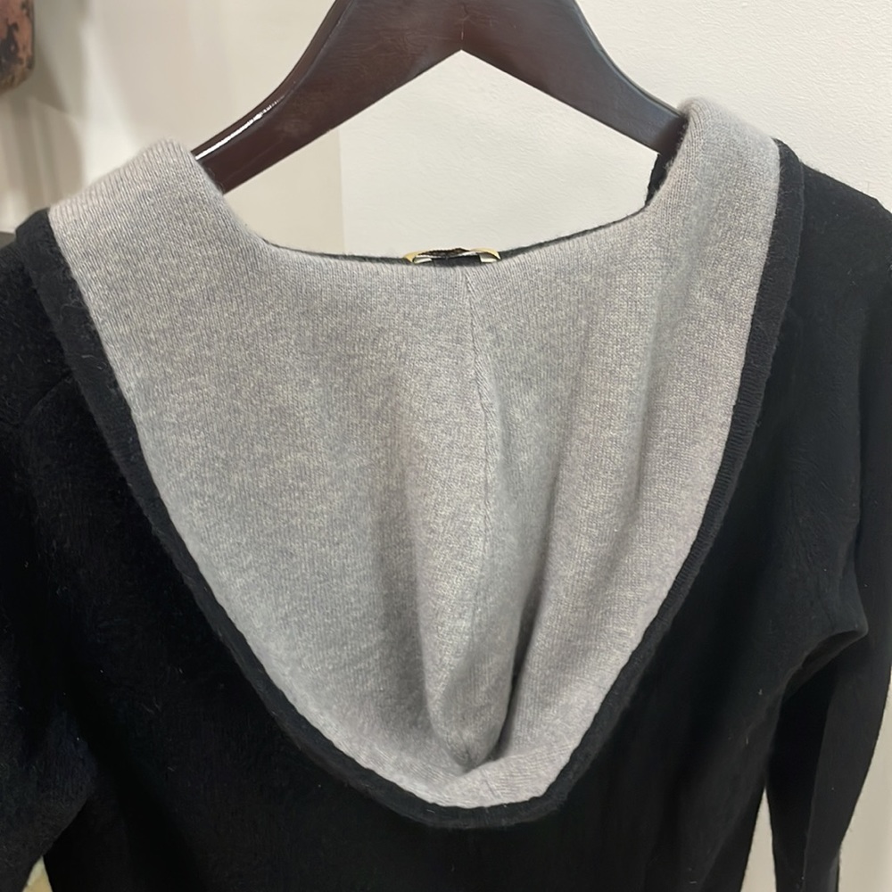 Sweater - Picture 7 of 10